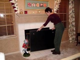 Fireplace with magnetic cover